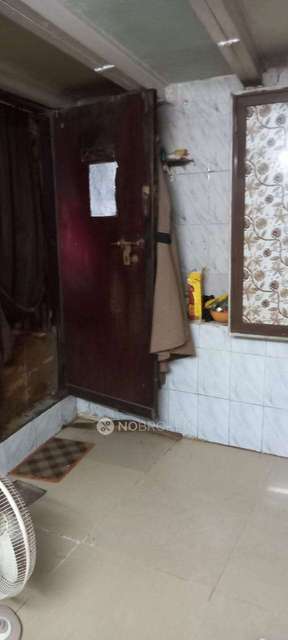 1 RK Flat In Murshad Building For Sale  In Kurla