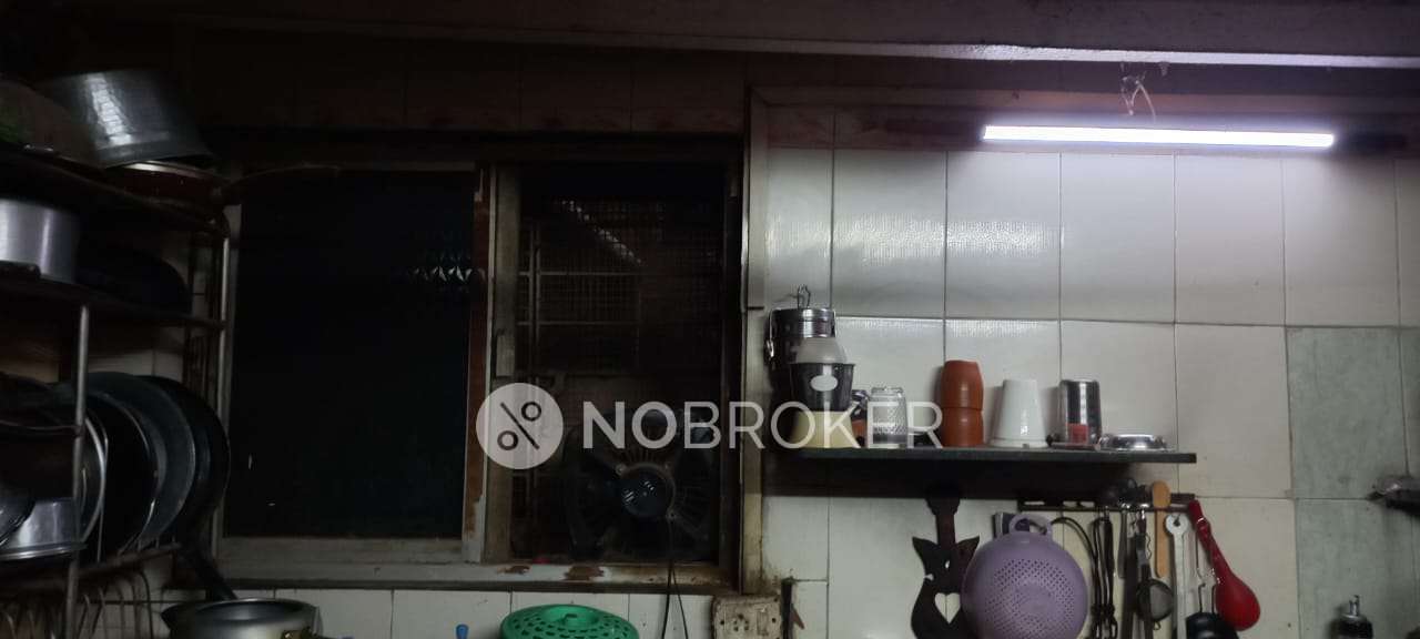 1 RK Flat In Murshad Building For Sale  In Kurla