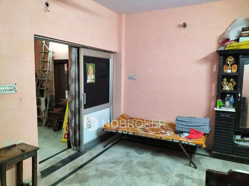 2 BHK Flat In Standalone Building  for Rent  In Geeta Colony, 