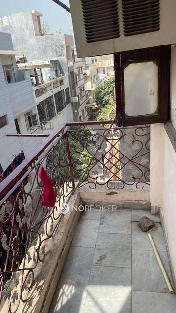 2 BHK Flat For Sale  In Laxmi Nagar