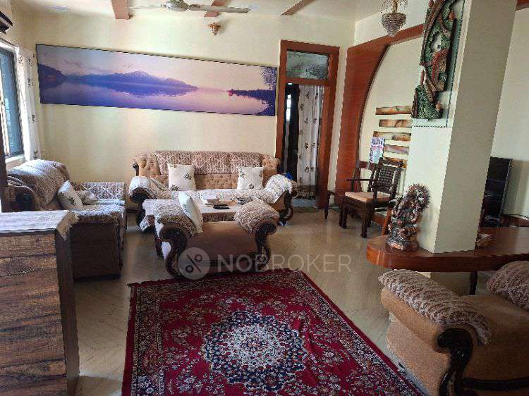4+ BHK Flat In 310, Sphurti Society, Wakdewadi, Shivajinagar Pune for Rent In Vodafone Store