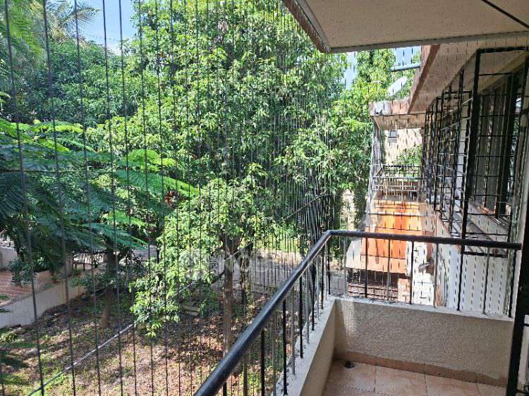 4+ BHK Flat In 310, Sphurti Society, Wakdewadi, Shivajinagar Pune for Rent In Vodafone Store