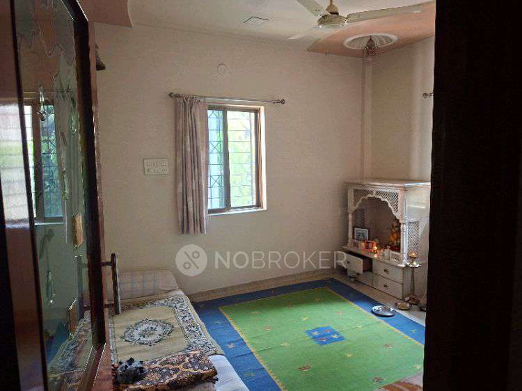 4+ BHK Flat In 310, Sphurti Society, Wakdewadi, Shivajinagar Pune for Rent In Vodafone Store