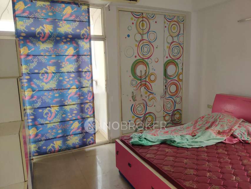 4 BHK Flat In Ramprastha Pearl Court, Vaishali Sector 7 For Sale  In Vaishali Sector 7