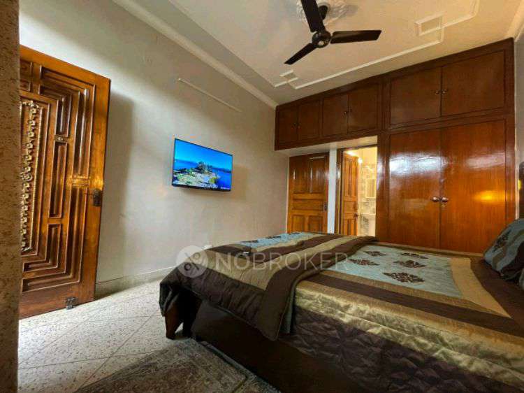 1 RK Villa In Greenpark Welfare Association Society  for Rent  In Sector 16