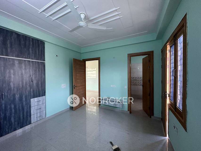 2 BHK Flat In Standalone Building  for Rent  In Sector 10a