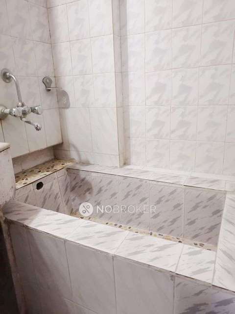 2 BHK Flat In Lloyds Estate For Sale  In Antop Hill