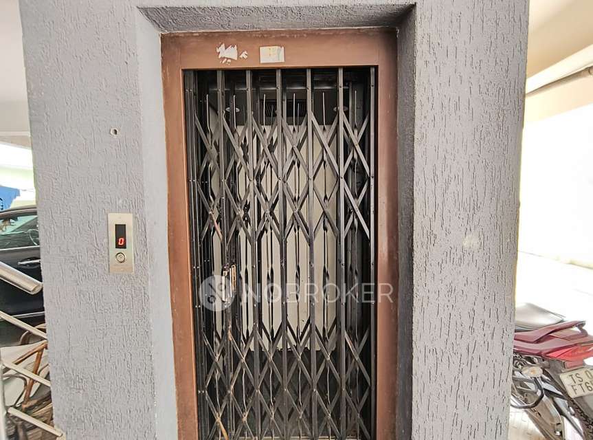 2 BHK Flat In Sri Srinivasa Nivas Kothapet For Sale  In Kothapet