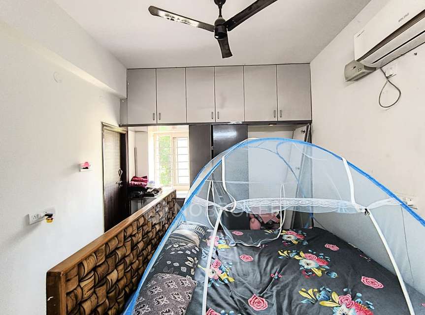 2 BHK Flat In Sri Srinivasa Nivas Kothapet For Sale  In Kothapet