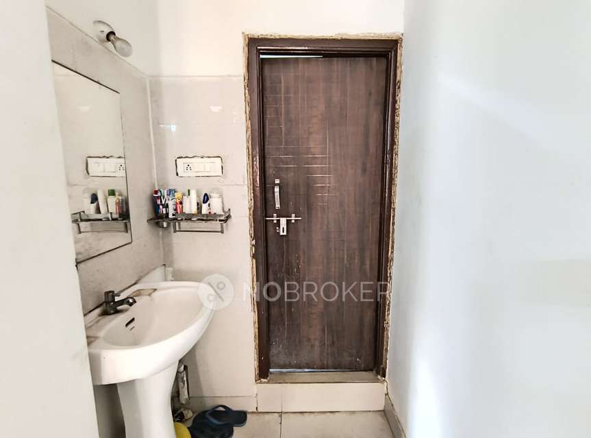 2 BHK Flat In Sri Srinivasa Nivas Kothapet For Sale  In Kothapet