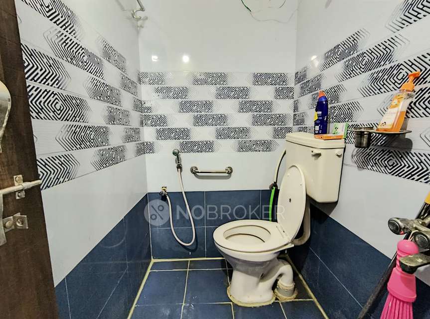 2 BHK Flat In Sri Srinivasa Nivas Kothapet For Sale  In Kothapet