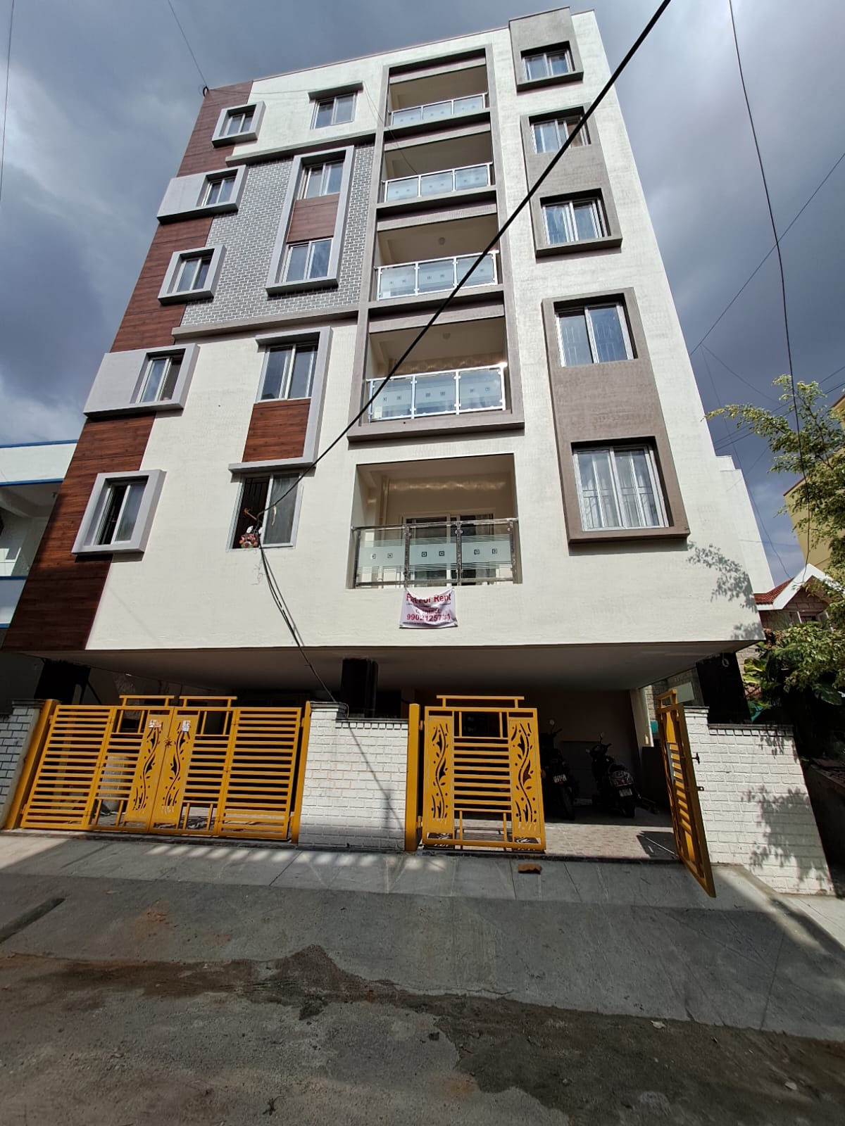 Arekere MICO Layout Bannerghatta Road, bangalore Apartments/Flats