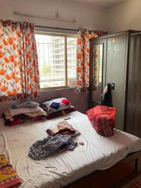 2 BHK Flat In Mahakaleshwar Society, Dahisar West For Sale  In Dahisar West