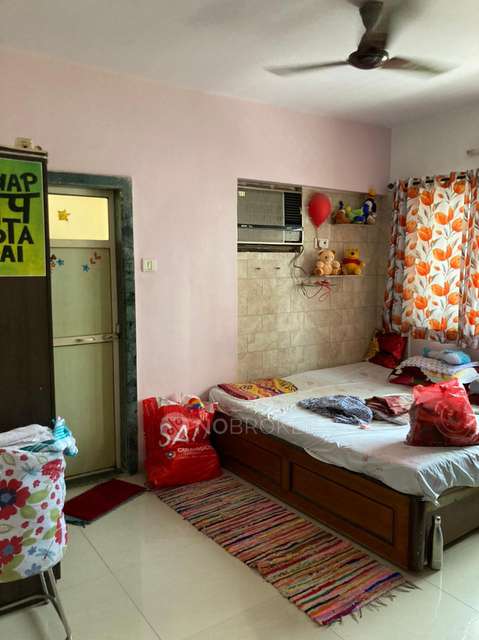 2 BHK Flat In Mahakaleshwar Society, Dahisar West For Sale  In Dahisar West