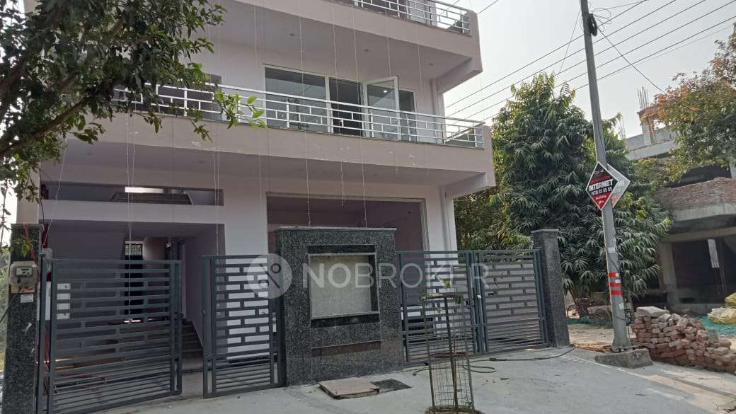Office Space in Sector 69, Noida for Rent 