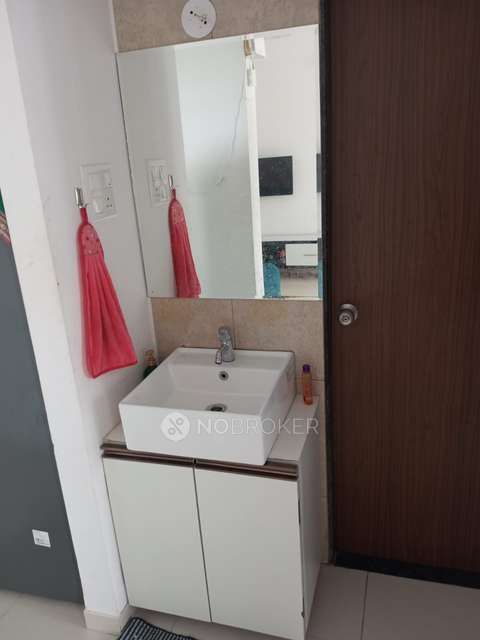 2 BHK Flat In Green Life for Rent  In Green Life