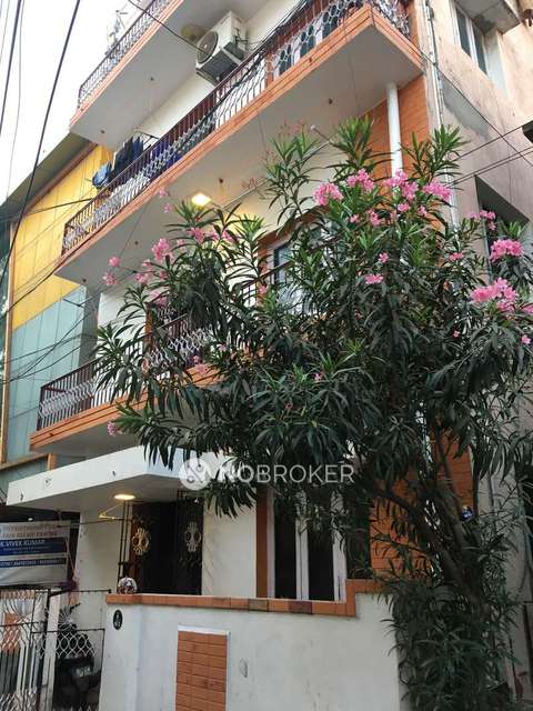 1 BHK House for Rent  In Harrington Road Subway