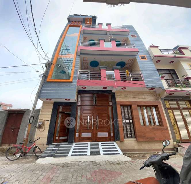 PG for Girls in Marium Nagar, Sewa Nagar