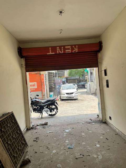 Shop in Rohini, Delhi for Rent 