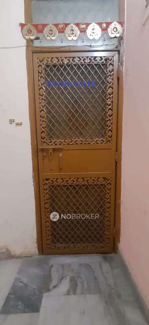 3 BHK Flat In Standalone  Building For Sale  In Shakarpur Khas