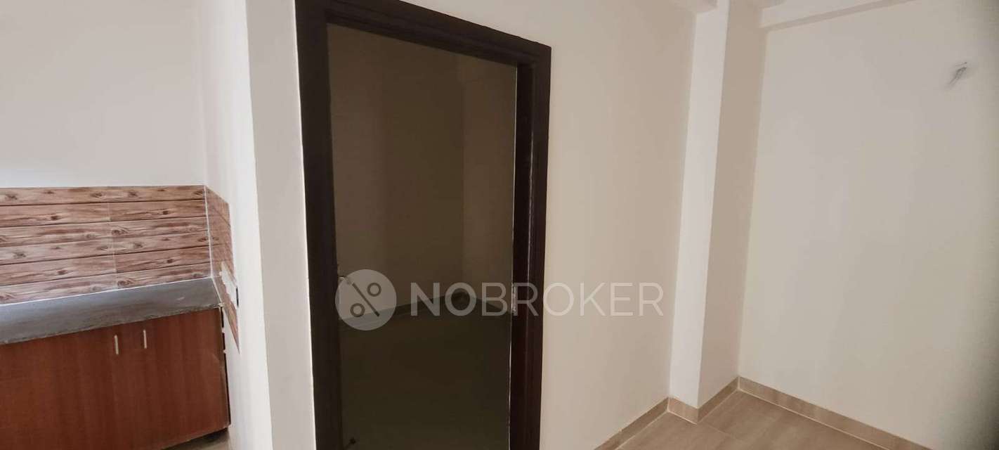 2 BHK Flat In Amrapali Centurian Park For Sale  In Amrapali Terrace Homes Block-b1