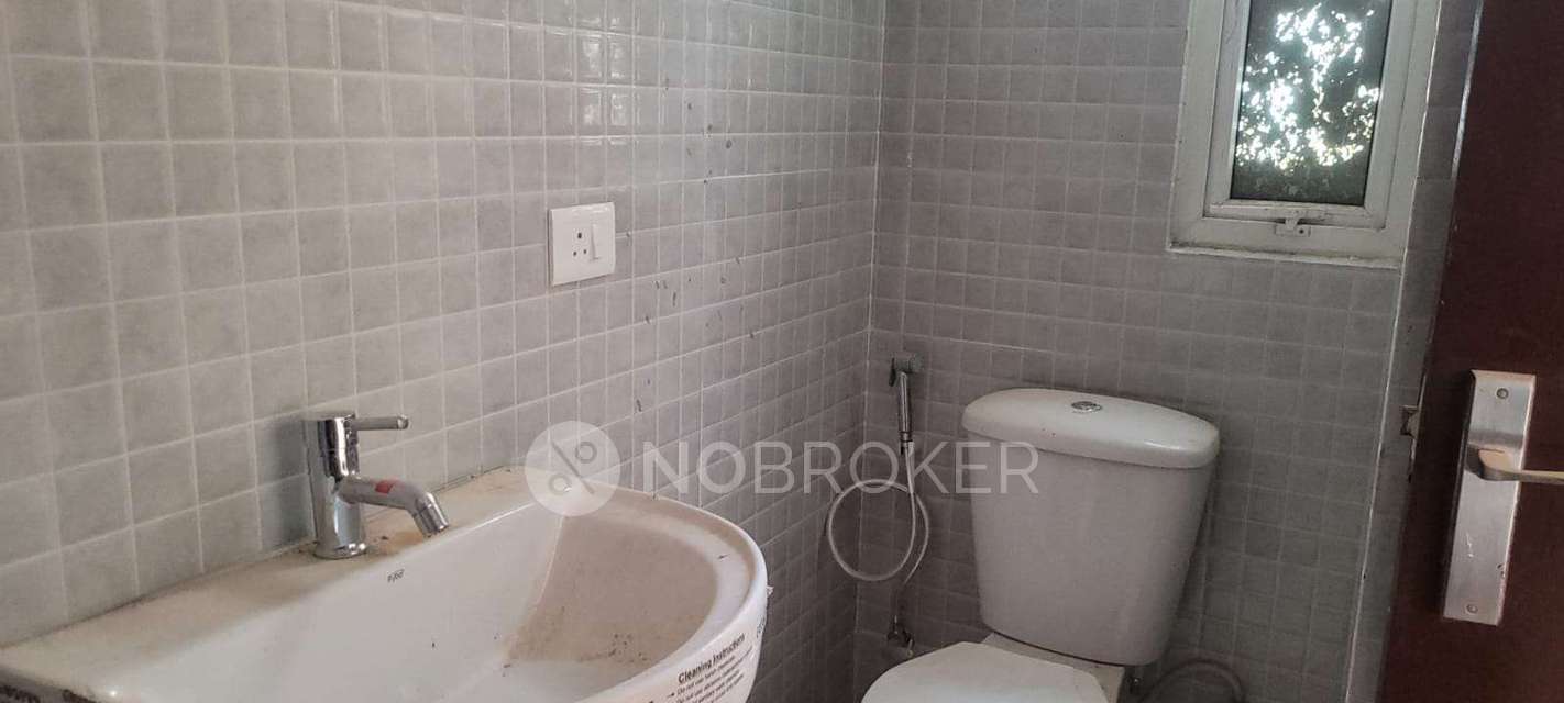 2 BHK Flat In Amrapali Centurian Park For Sale  In Amrapali Terrace Homes Block-b1