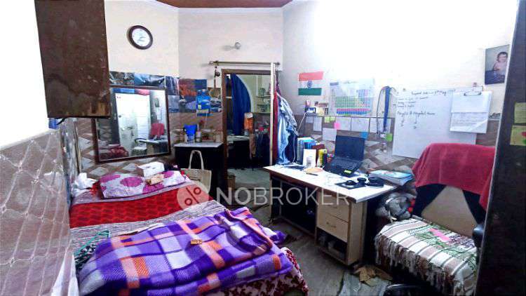 2 BHK Flat In A Block  For Sale  In Dilshad Garden