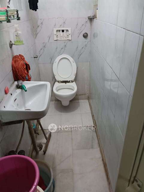 2 BHK Flat In Dda Flat For Sale  In Pitampura,