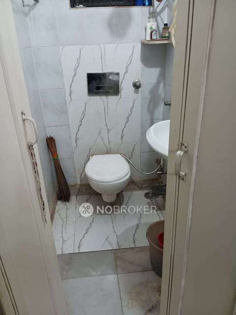 2 BHK Flat In Dda Flat For Sale  In Pitampura,