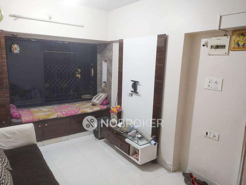 1 BHK Flat In Prabhadevi Gruh Nirman Chs,  For Sale  In Prabhadevi