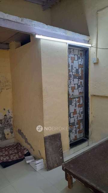 1 RK House For Sale  In Kandivali West