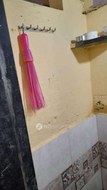 1 RK House For Sale  In Kandivali West