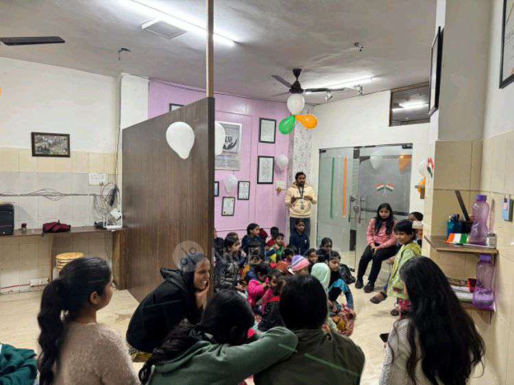 Office Space in Panchsheel Park, Delhi for Rent 