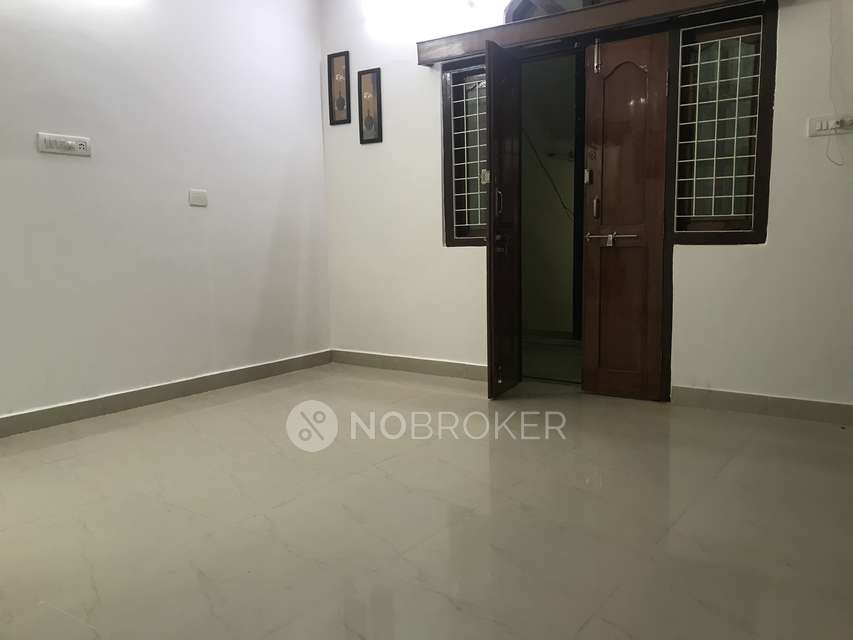 2 BHK Flat In Siddiqui Apartment For Sale  In Toli Chowki