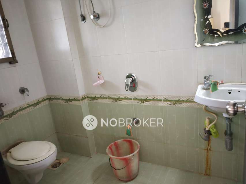 3 BHK Flat In Trimurti Kripa Bldg No.2 For Sale  In Borivali West