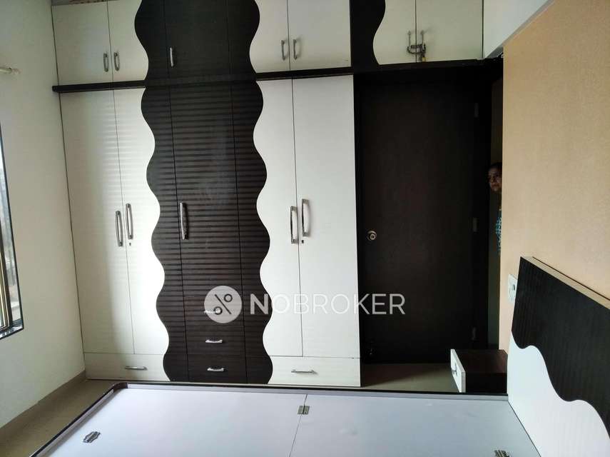 3 BHK Flat In Trimurti Kripa Bldg No.2 For Sale  In Borivali West