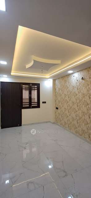 3 BHK Flat In Mansarovar Park For Sale  In Shahdara