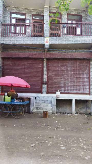 Showroom in Qutub Vihar Phase 2, Delhi for sale 