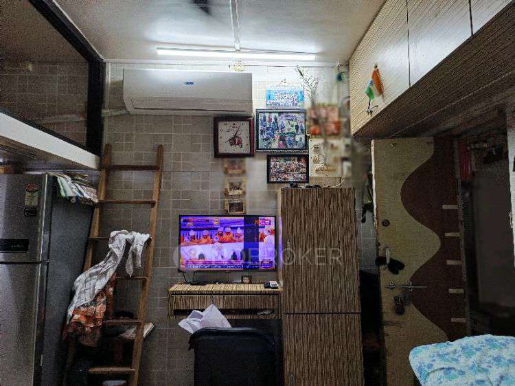 1 RK Flat In Sankalp Siddhi Building, Grant Road For Sale  In Grant Road