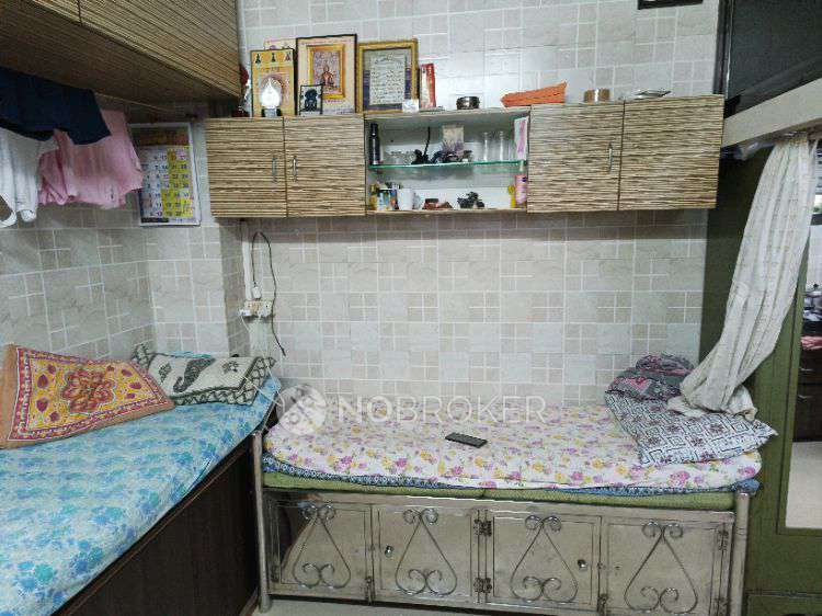 1 RK Flat In Sankalp Siddhi Building, Grant Road For Sale  In Grant Road