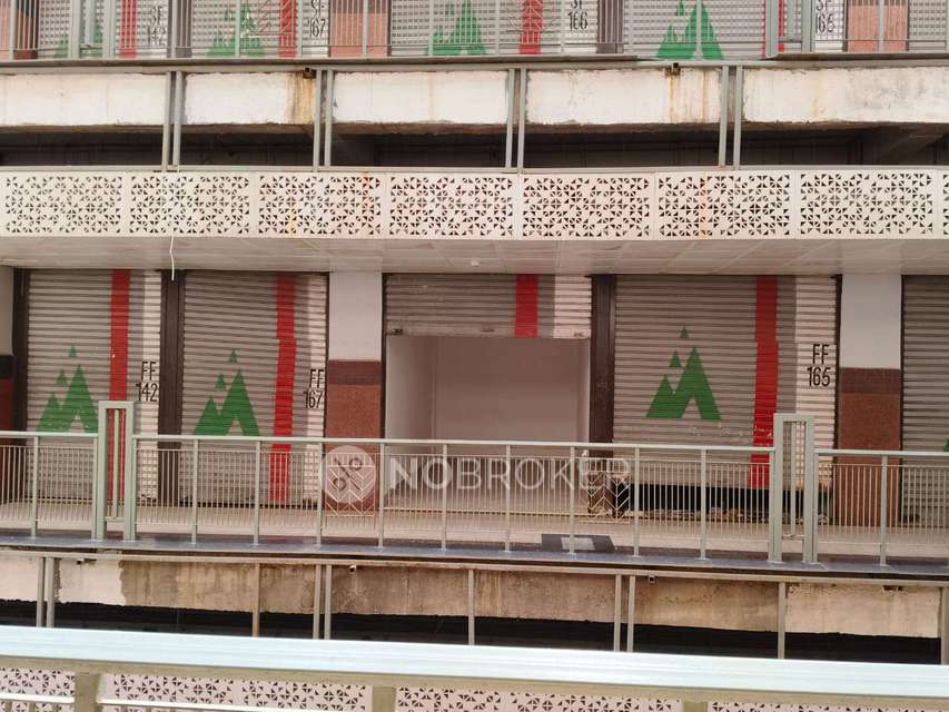 Shop in Sector 4, Greater Noida for Rent 