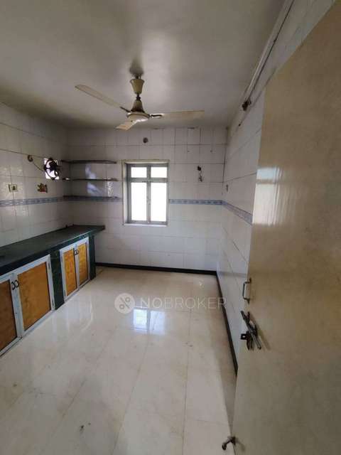 1 BHK Flat In Friendship Building For Sale  In Kurla West