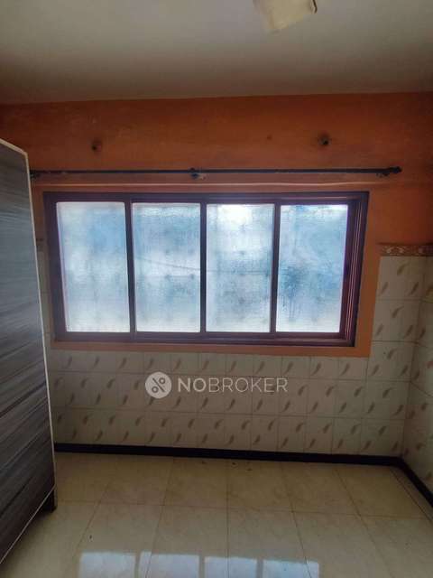 1 BHK Flat In Friendship Building For Sale  In Kurla West