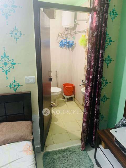 1 BHK Flat In Mehrauli Rwa For Sale  In Mehrauli