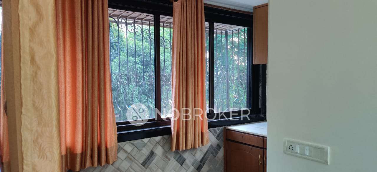 2 BHK Flat In Silver Apartments For Sale  In Prabhadevi