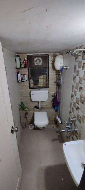 1 BHK Flat In Kishore Niwas Apartment For Sale  In Malad East