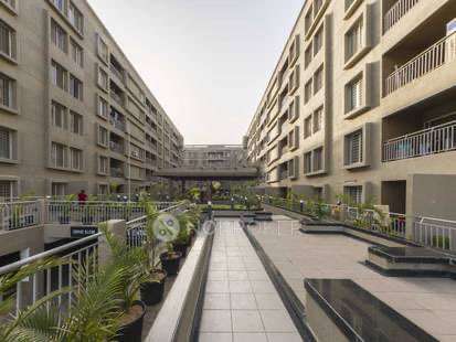 2 BHK Flat In 29 Gold Coast for Rent  In Vishrantwadi
