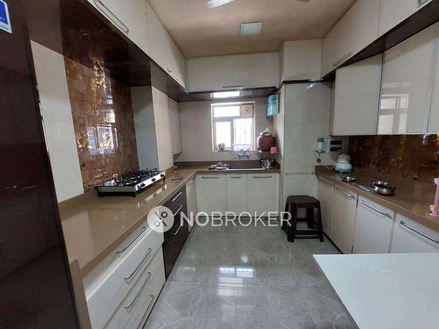 2 BHK Flat In Abhinandan Chs For Sale  In Dadar East
