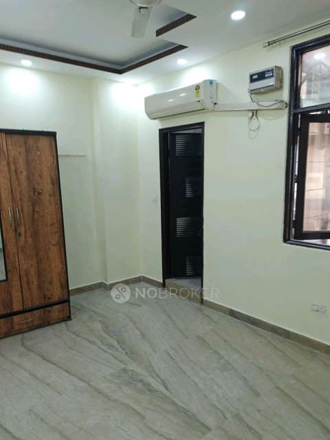 3 BHK Flat In Standalone Building  For Sale  In Govindpuri