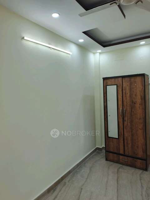 3 BHK Flat In Standalone Building  For Sale  In Govindpuri